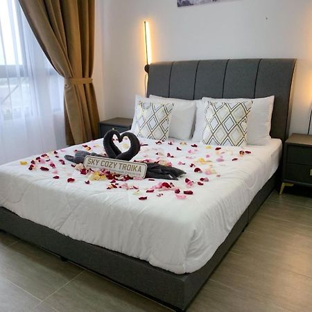 Sky Cozy Troika Residence, 1 Bedroom 4-6 Pax, 2 Bedrooms 6-8 Pax, Pool Vew, Sky & City View, Free Parking, Pool, Unlimited Wifi & Netflix Кота Бару Екстериор снимка