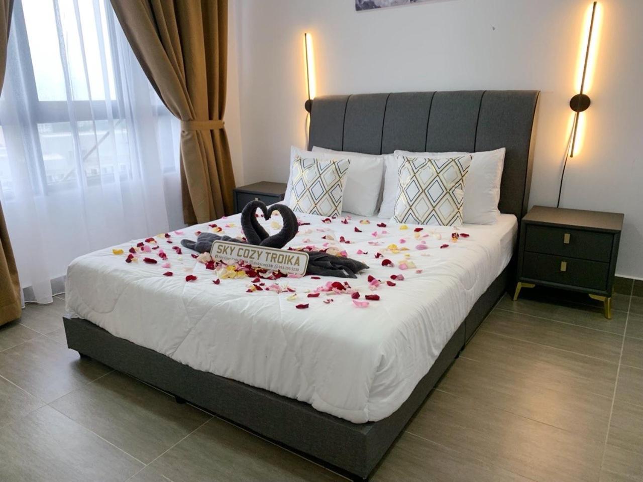 Sky Cozy Troika Residence, 1 Bedroom 4-6 Pax, 2 Bedrooms 6-8 Pax, Pool Vew, Sky & City View, Free Parking, Pool, Unlimited Wifi & Netflix Кота Бару Екстериор снимка