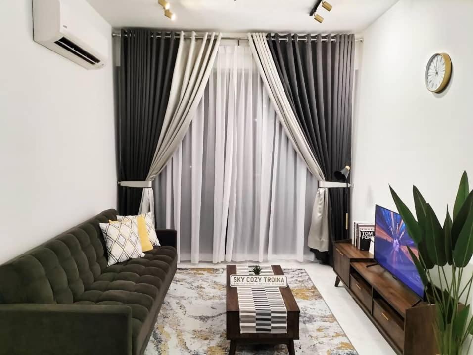 Sky Cozy Troika Residence, 1 Bedroom 4-6 Pax, 2 Bedrooms 6-8 Pax, Pool Vew, Sky & City View, Free Parking, Pool, Unlimited Wifi & Netflix Кота Бару Екстериор снимка