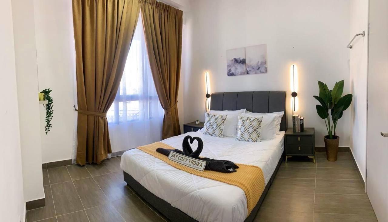 Sky Cozy Troika Residence, 1 Bedroom 4-6 Pax, 2 Bedrooms 6-8 Pax, Pool Vew, Sky & City View, Free Parking, Pool, Unlimited Wifi & Netflix Кота Бару Екстериор снимка
